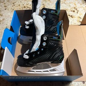 Bauer Black and White Kids Skates